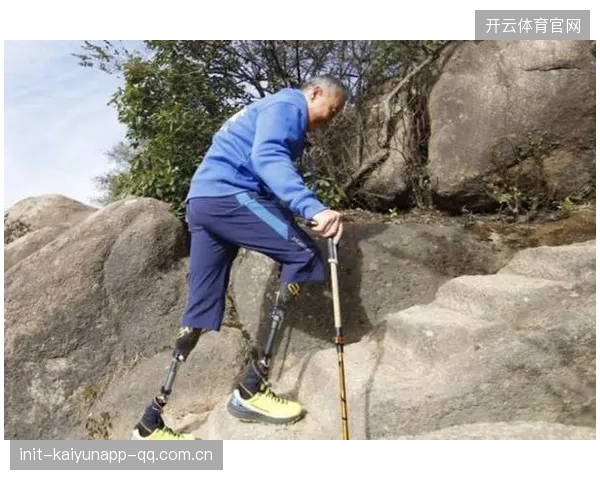 羽毛球场上的坚韧人生——球拍折断的那一刻依然坚持的力量