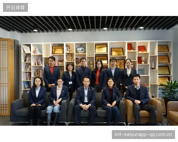 里尔通过团队协作稳固局面：共筑辉煌未来