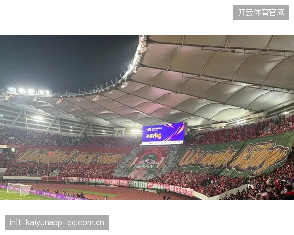 皇马记者呼吁：TIFO（Tifo）的精神与未来——从“红军”到“球迷文化”的永恒力量